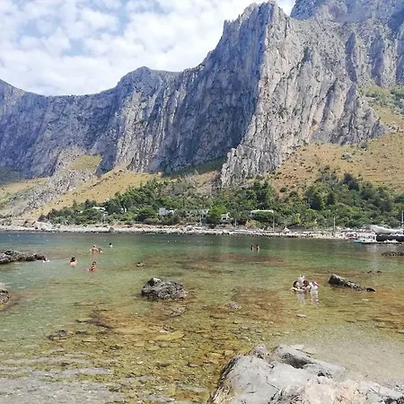 Semesterbostad Frontemare *